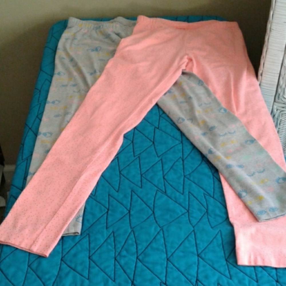 A pair of cat and Jack leggings
